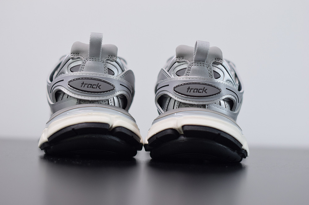 bc track sneaker