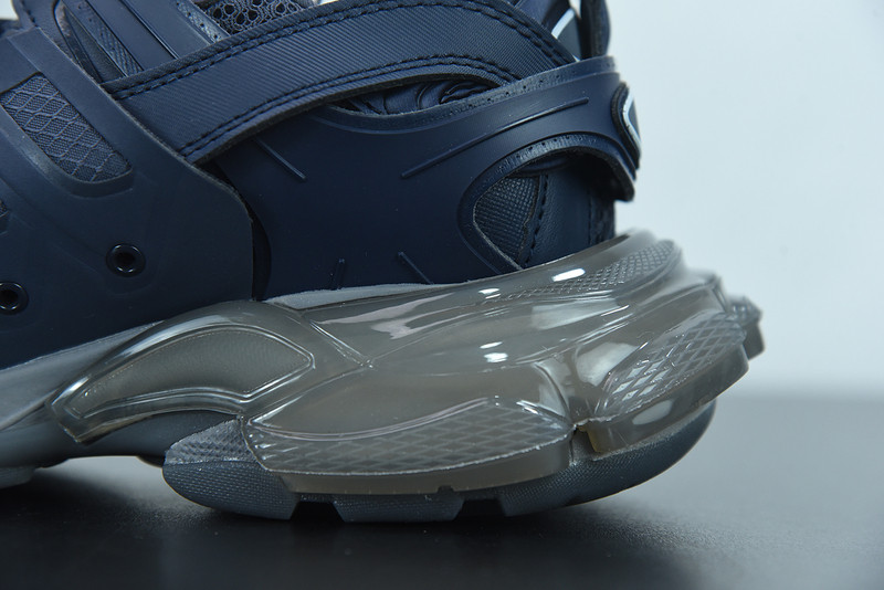 bc track sneaker