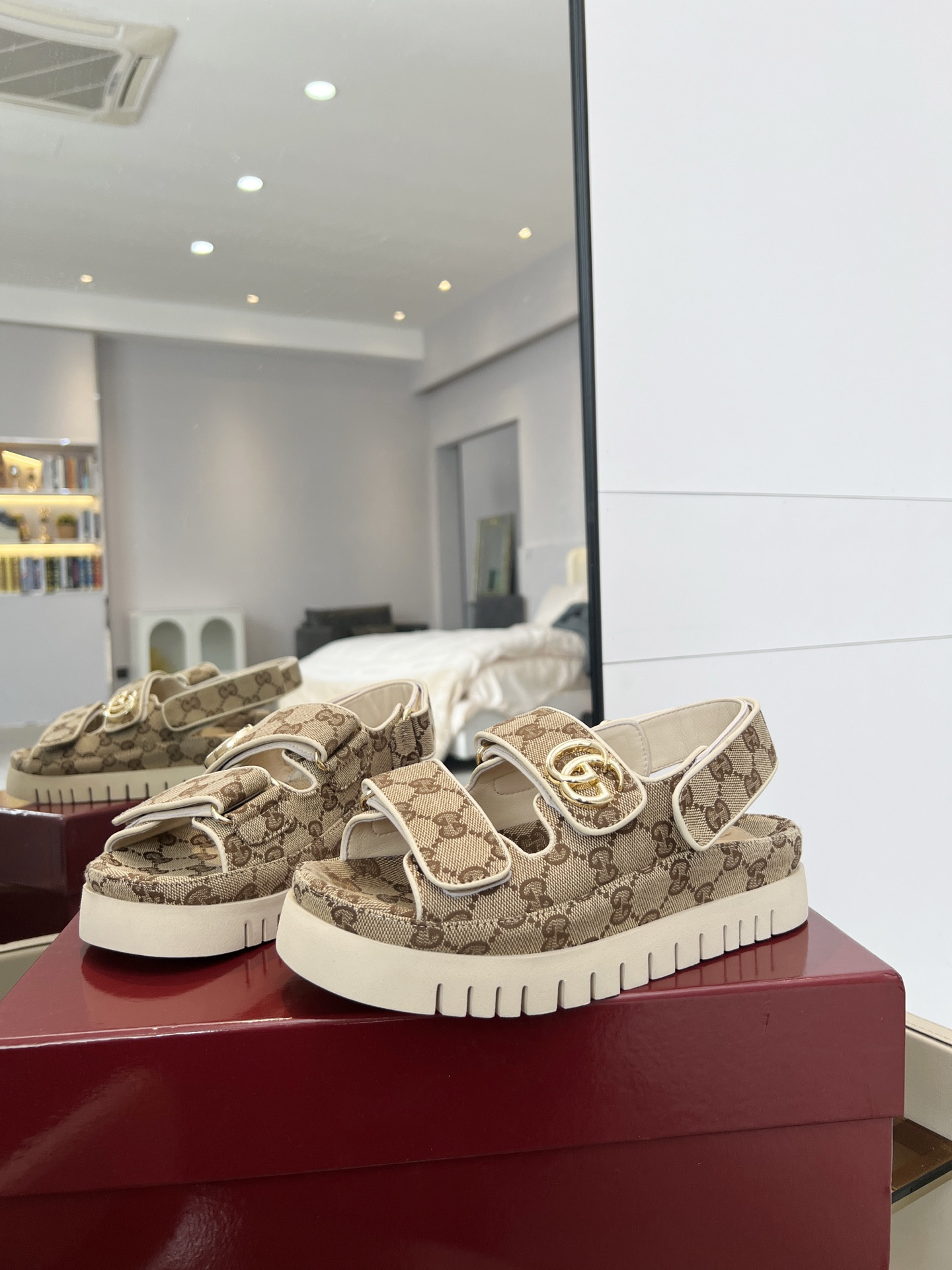 GUCCI SANDALS