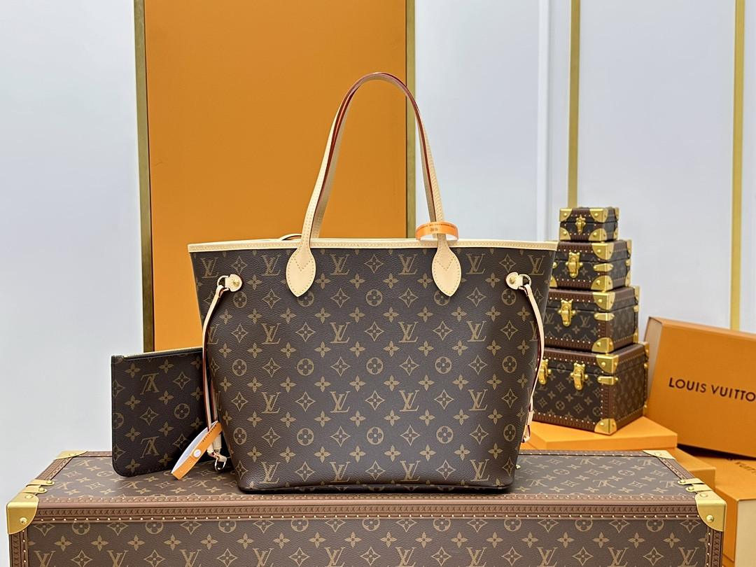 LVT PURSE MM