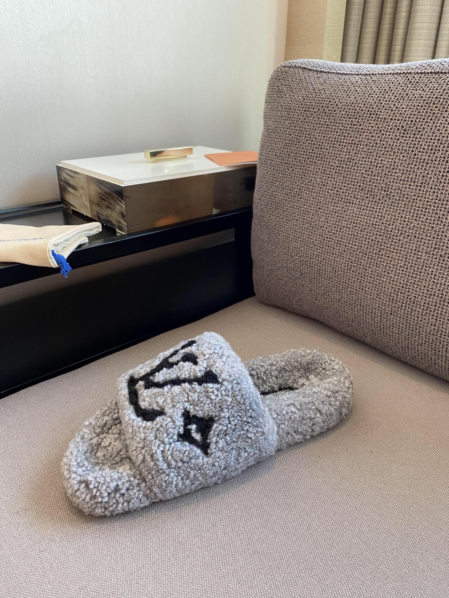 lvt sandals