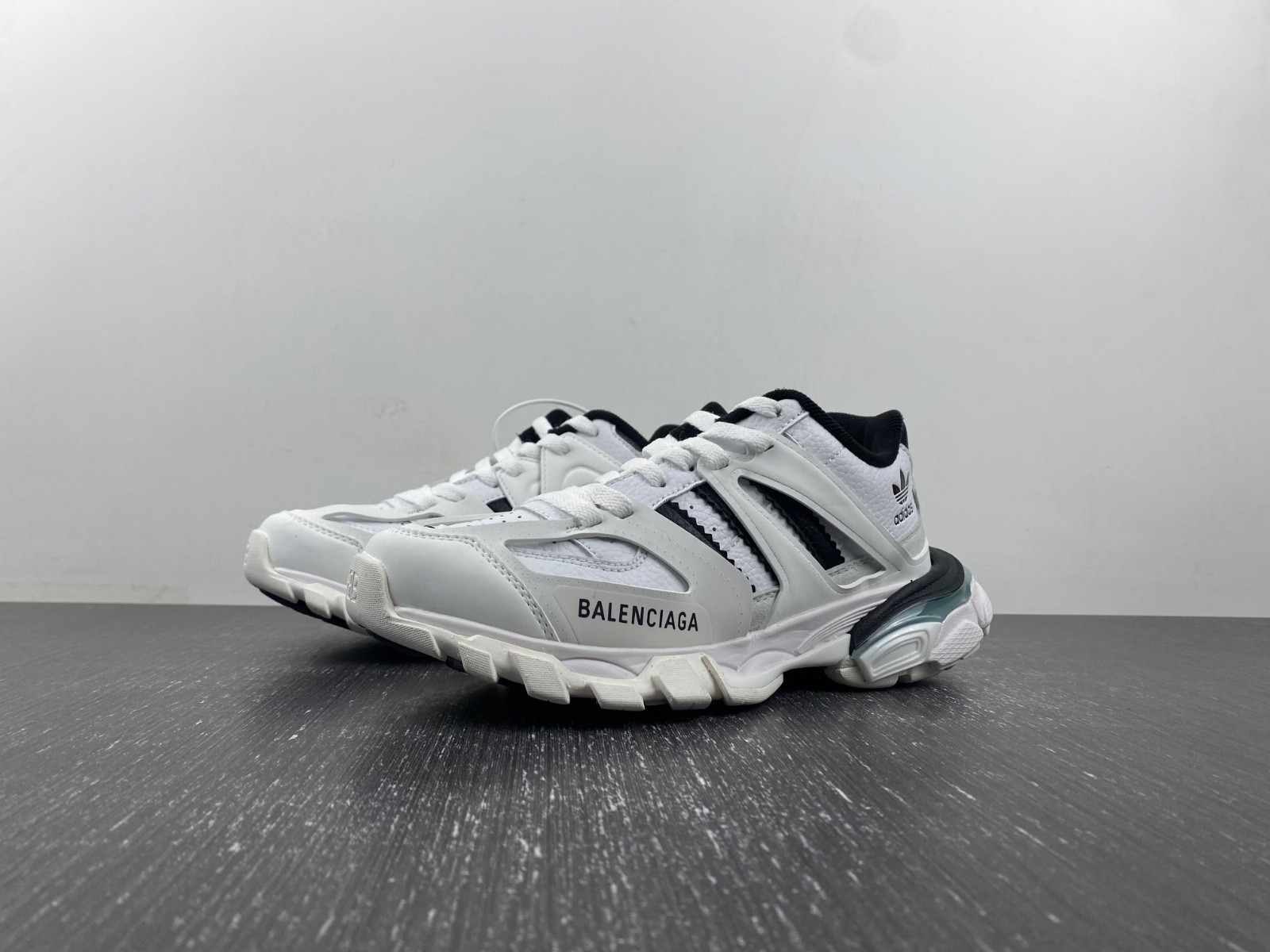 bc track sneaker