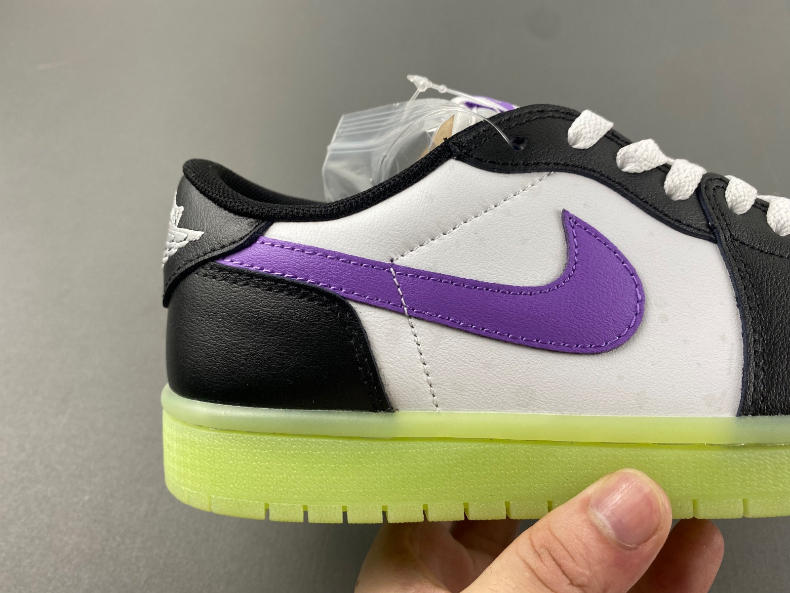 Air Jordan 1 Low GS "Black Raspberry" HF0410-001