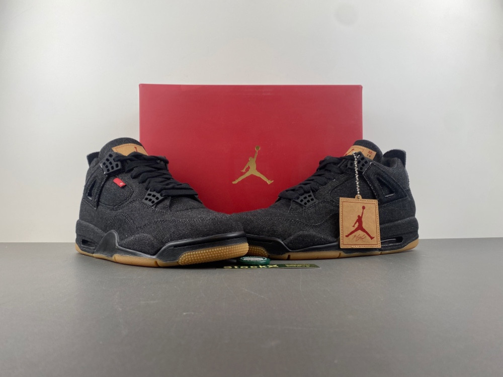 Levis x Air Jordan 4 “Taupe Haze”A02571-001