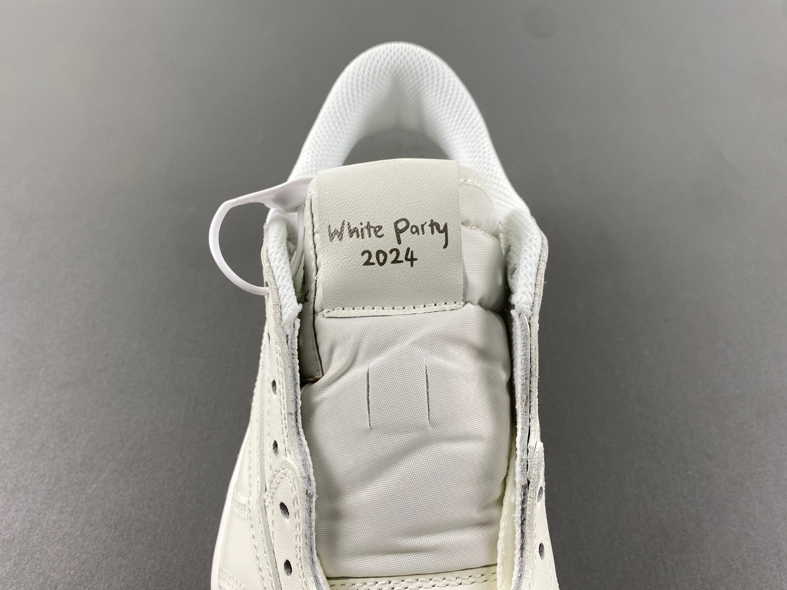 Travis Scott x Air Jordan 1 Low OG1228-111