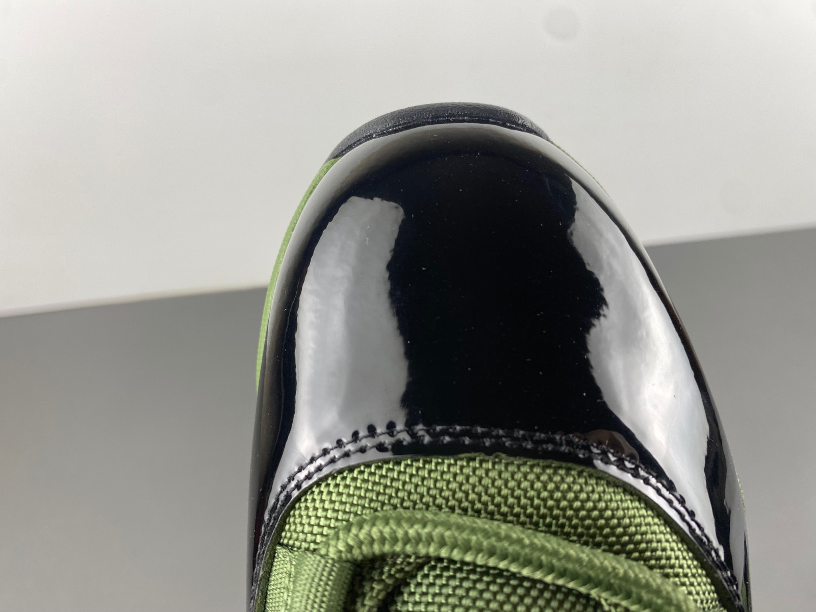 AIR JORDAN 11