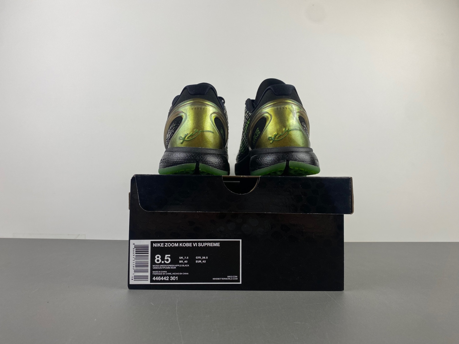 Nike Zoom Kobe 6 Supreme 