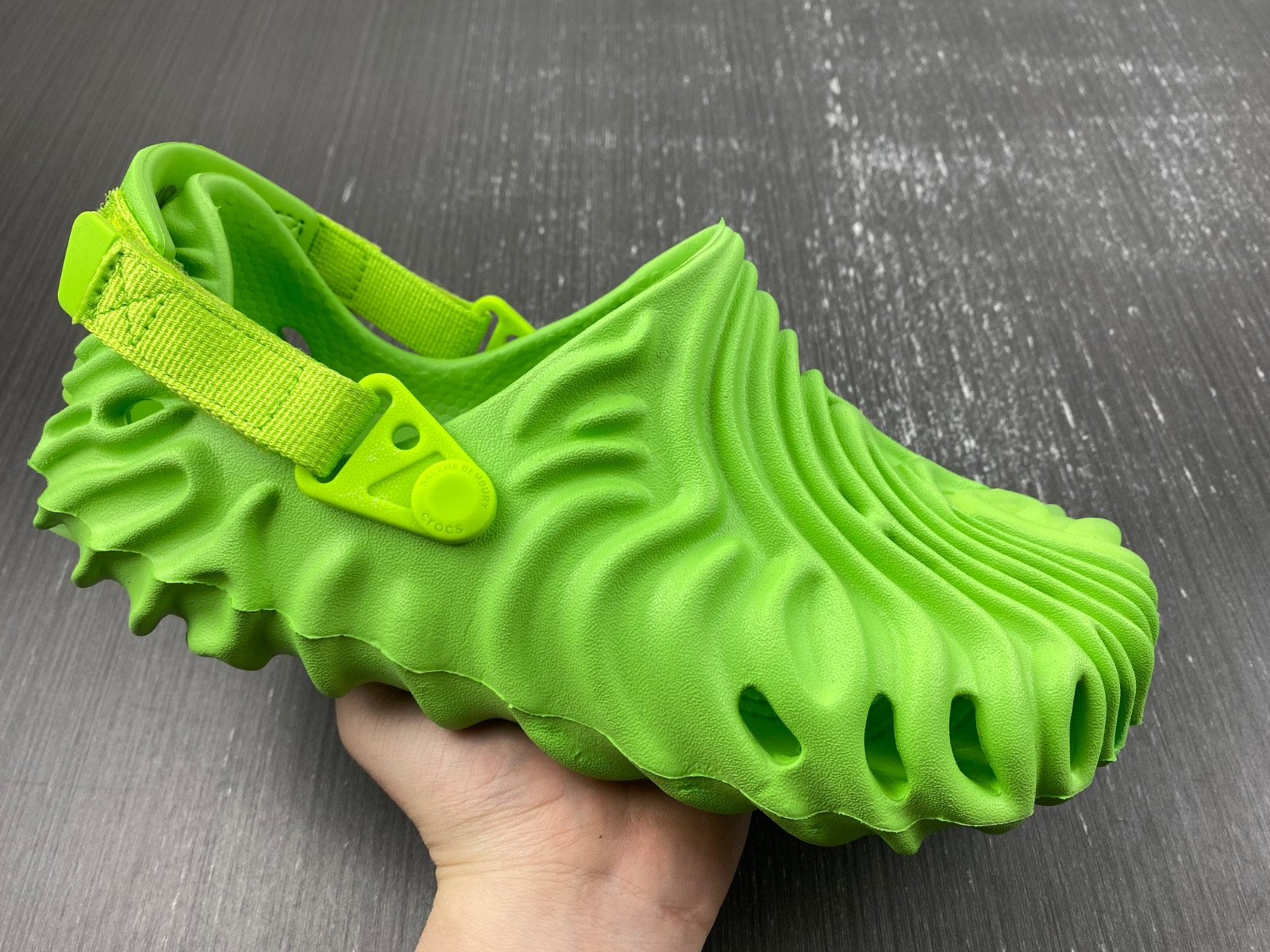 crocs pollex clog by salehe bembury crocodile 207393-30t