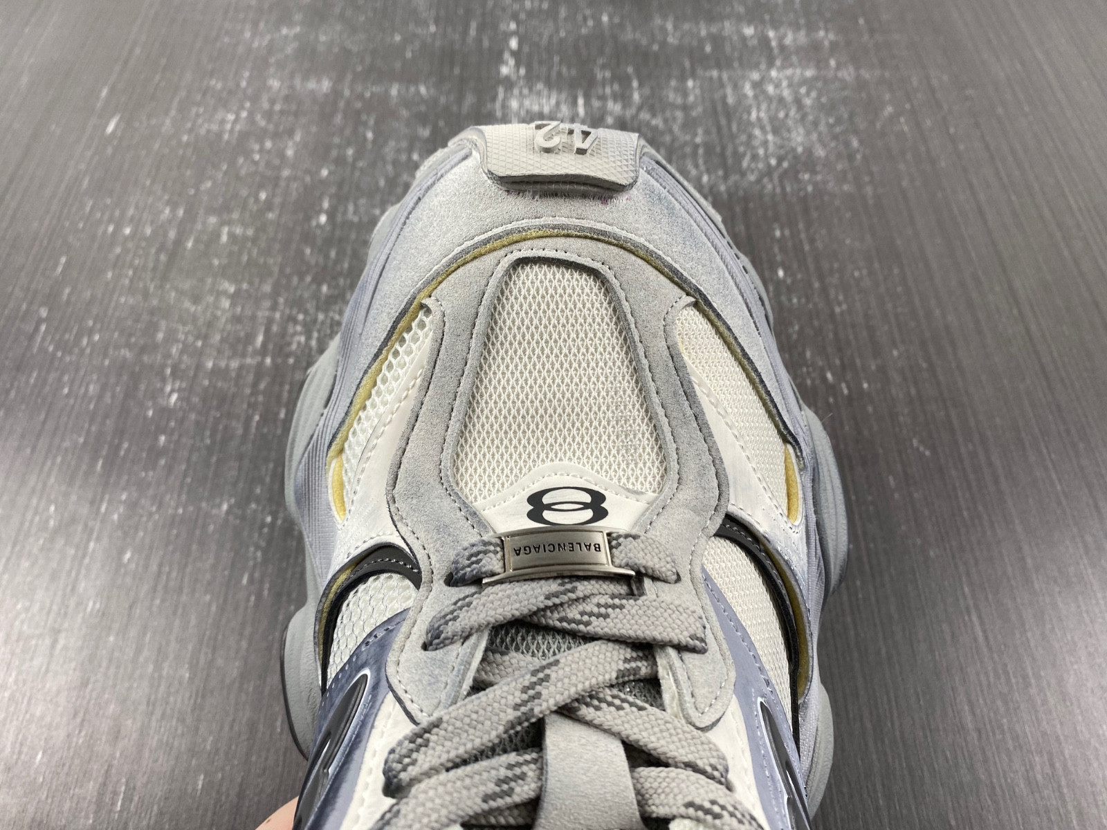 bc cargo sneaker