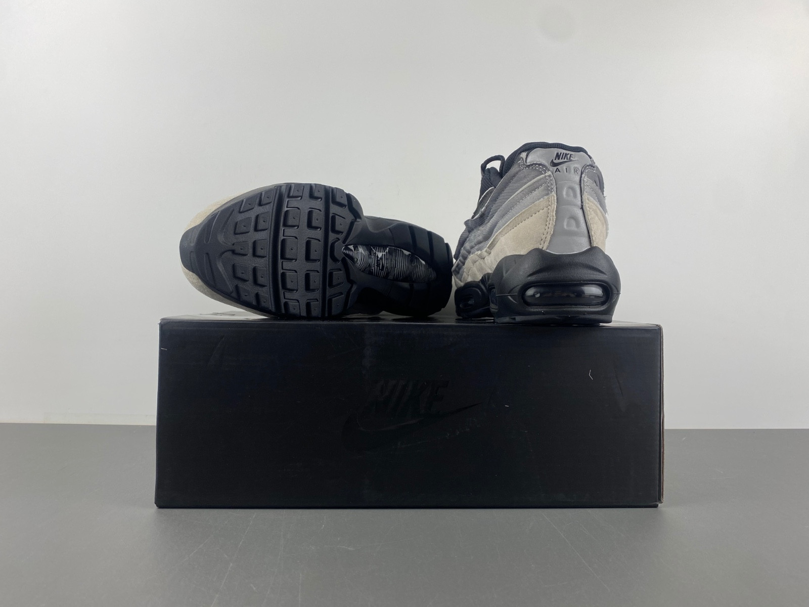 Comme des Garçons x Nike Air Max 95 Charcoal CU8406-101