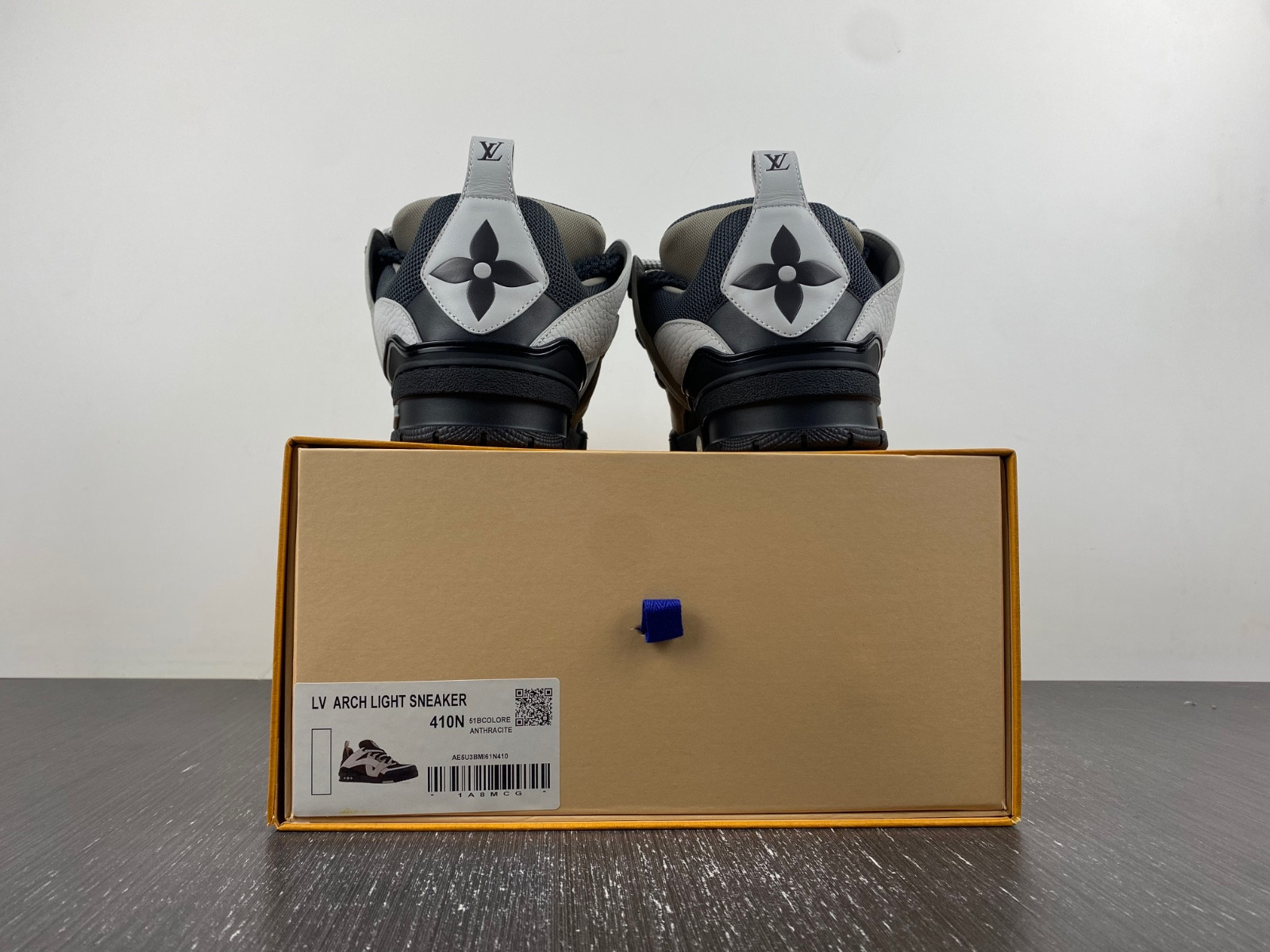 lvt sneakers