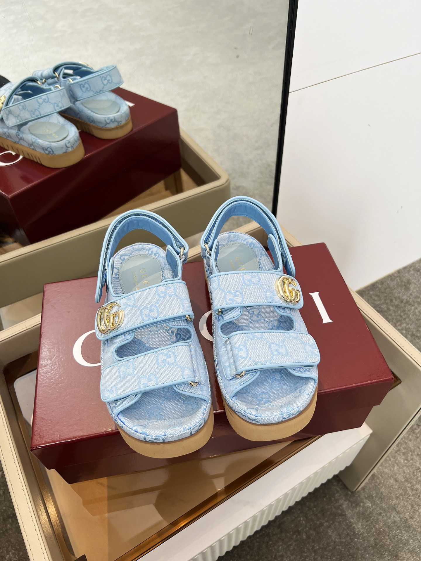 GUCCI SANDALS