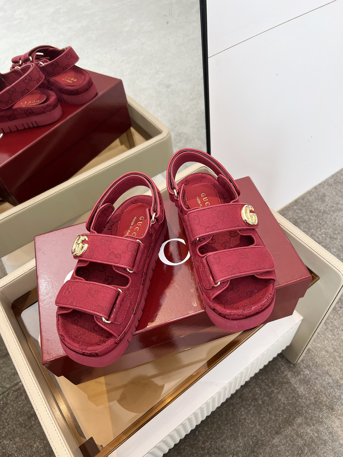GUCCI SANDALS