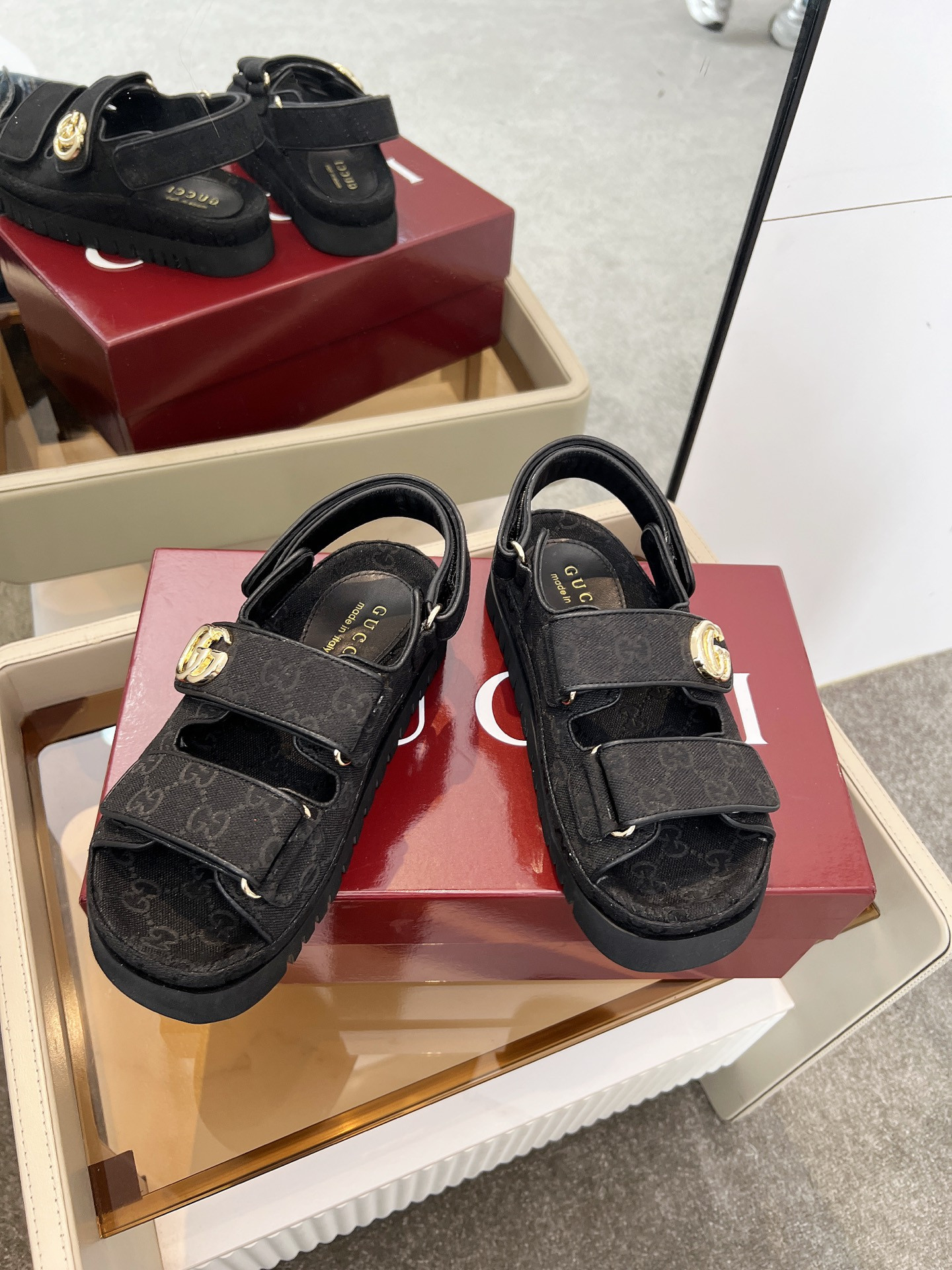 GUCCI SANDALS