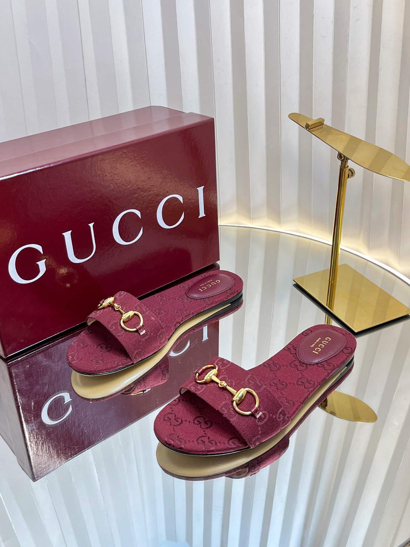 GUCCI SANDALS