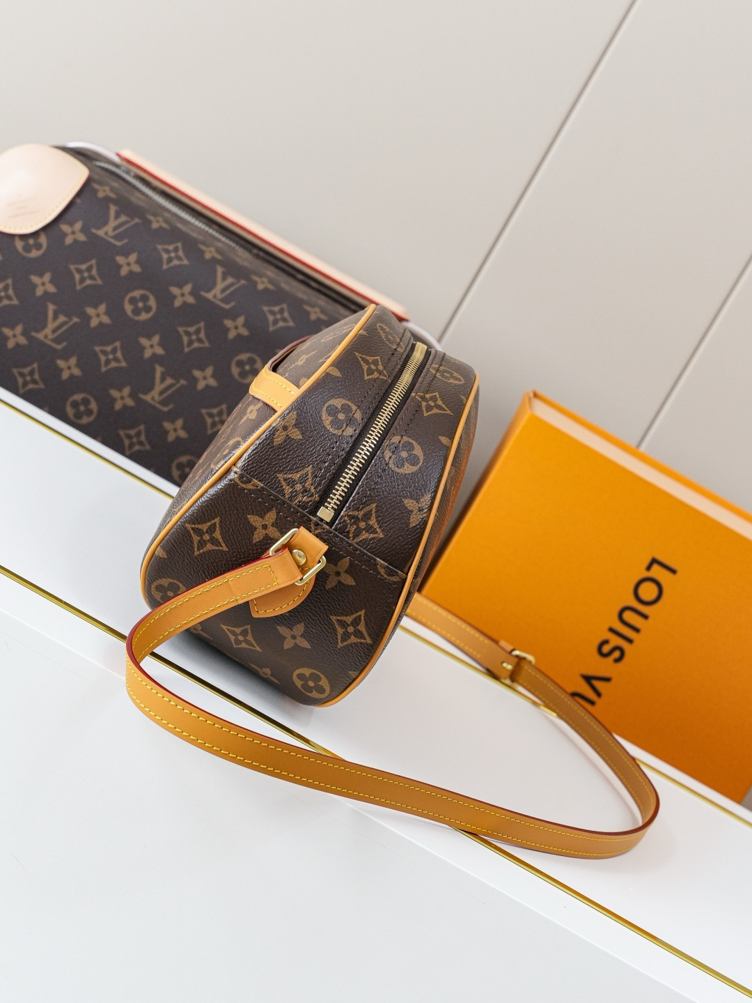 LVT PURSE