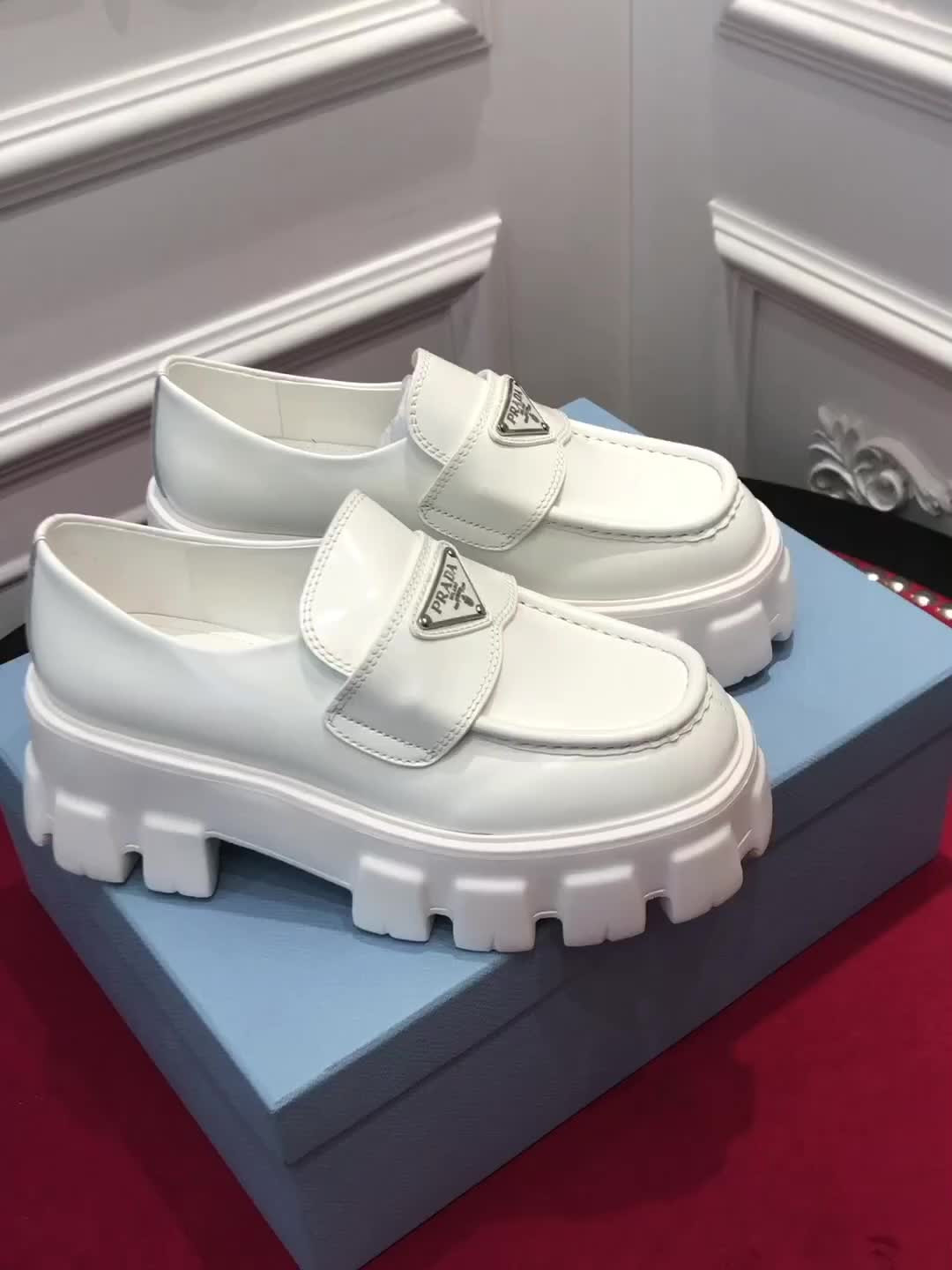 pr sneaker