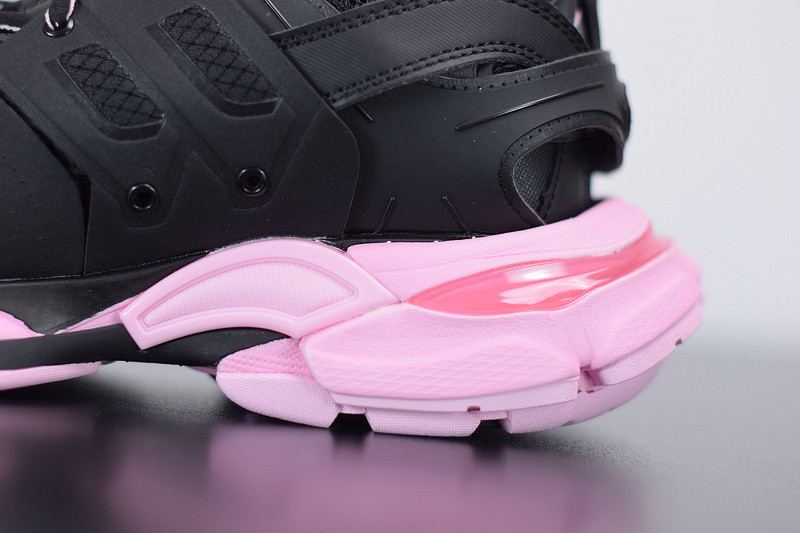 bc track sneaker