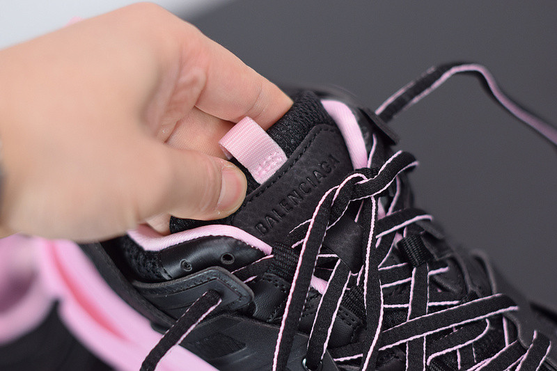 bc track sneaker