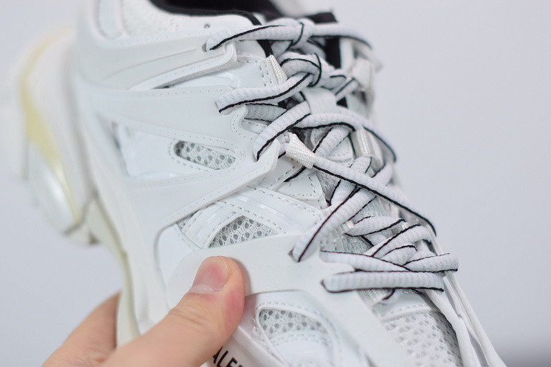 bc track sneaker