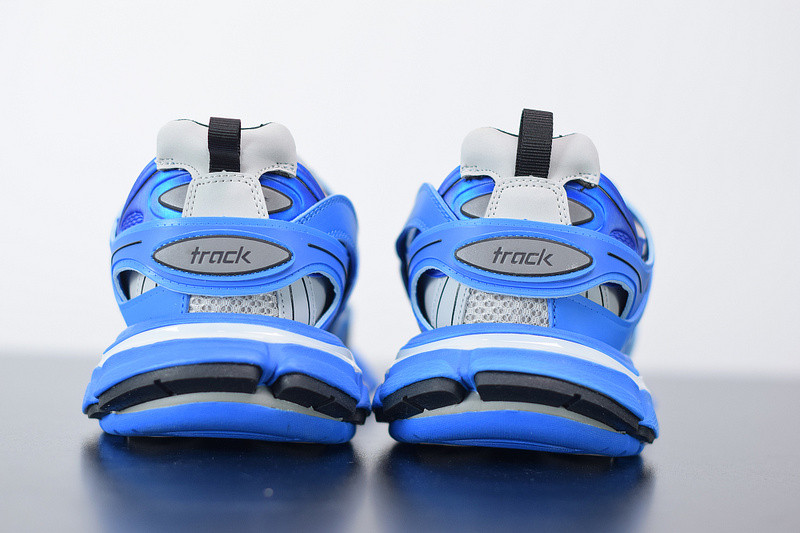 bc track sneaker