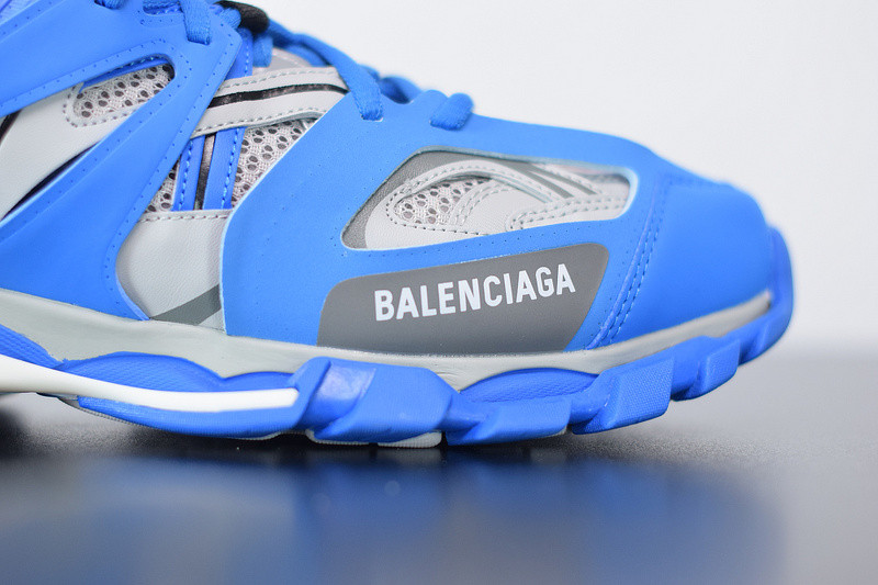 bc track sneaker