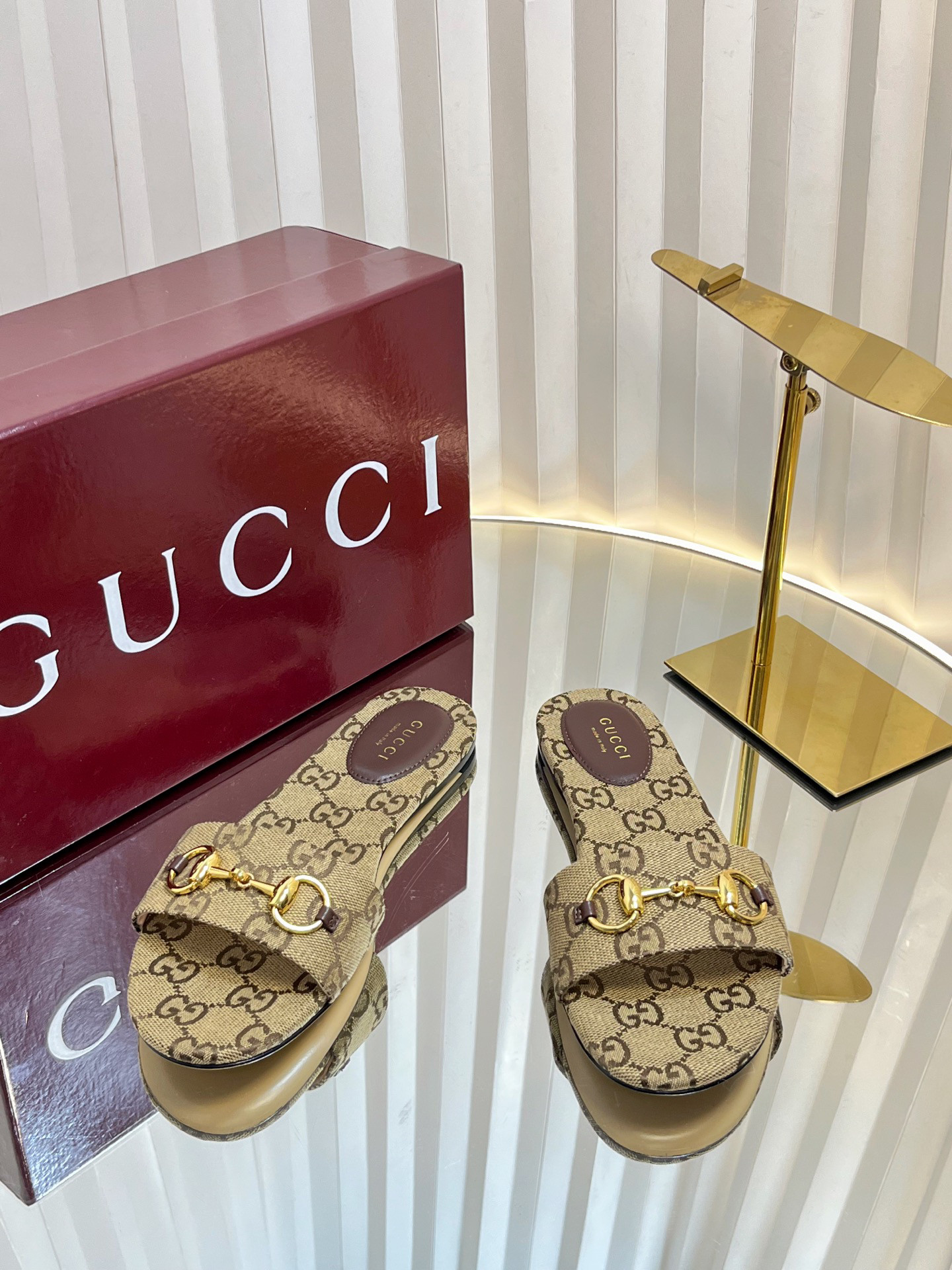 GUCCI SANDALS