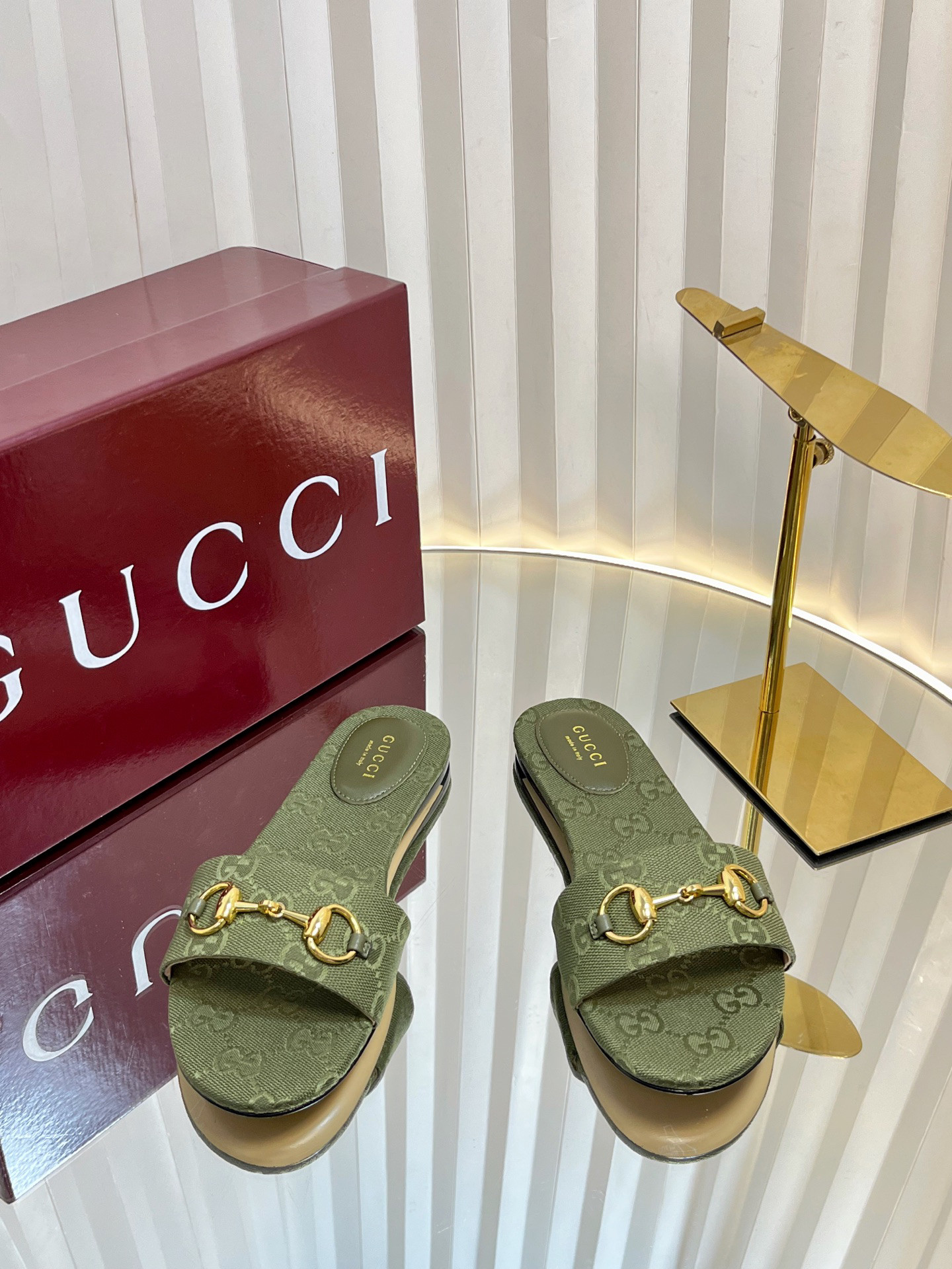 GUCCI SANDALS