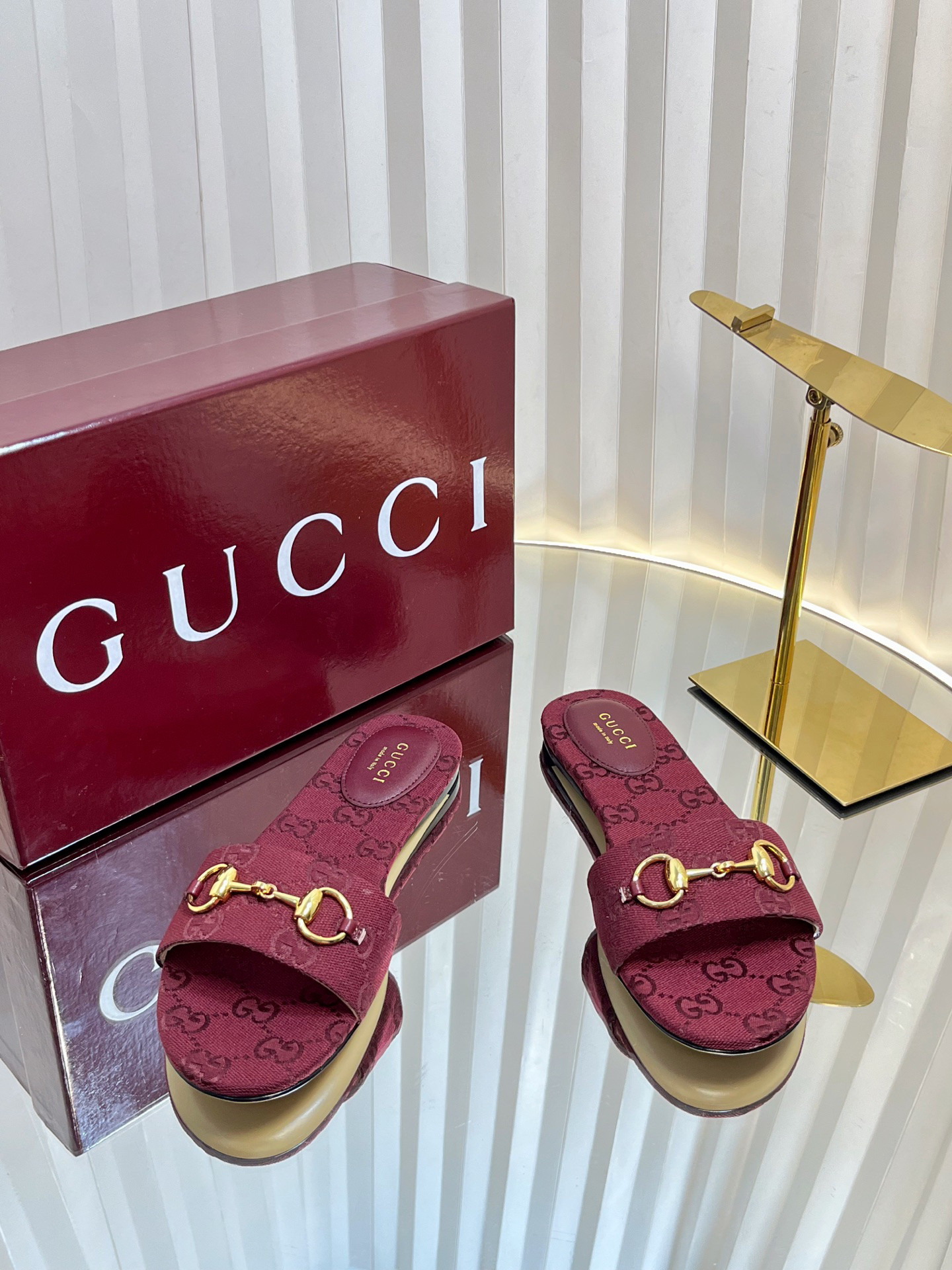 GUCCI SANDALS