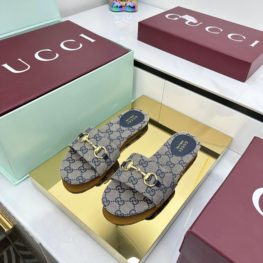 GUCCI SANDALS