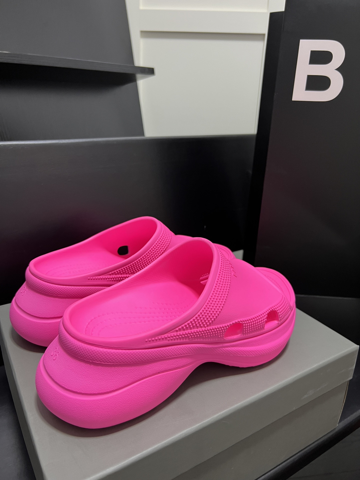 Balenciaga sLIDE