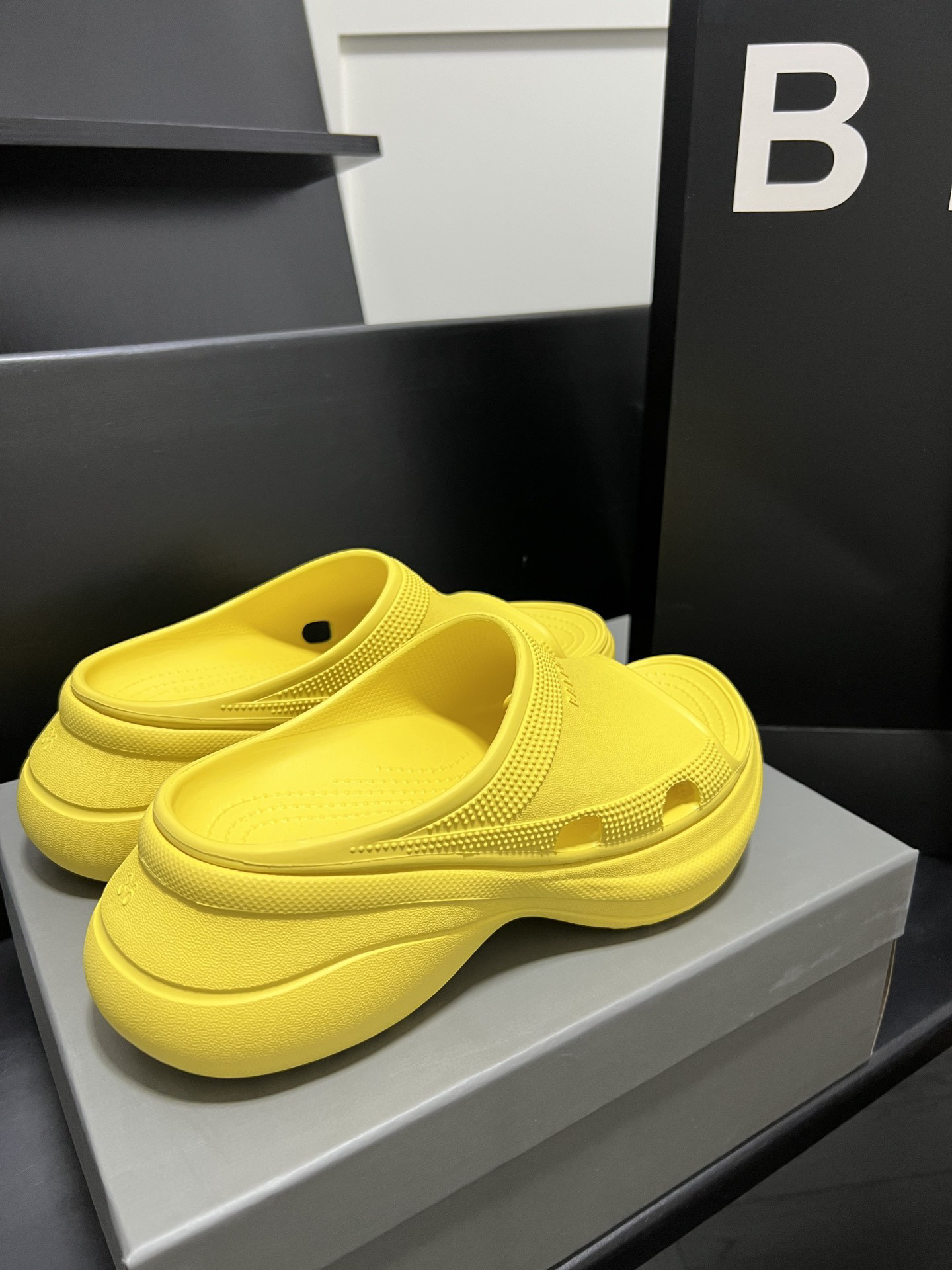 Balenciaga sLIDE