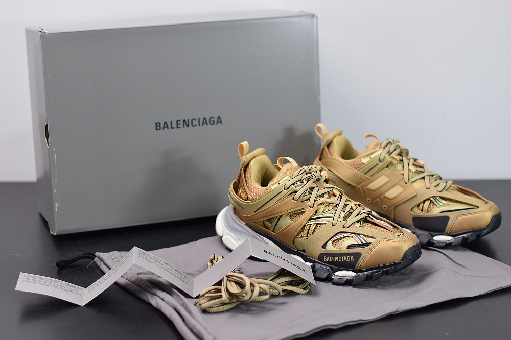 bc track sneaker