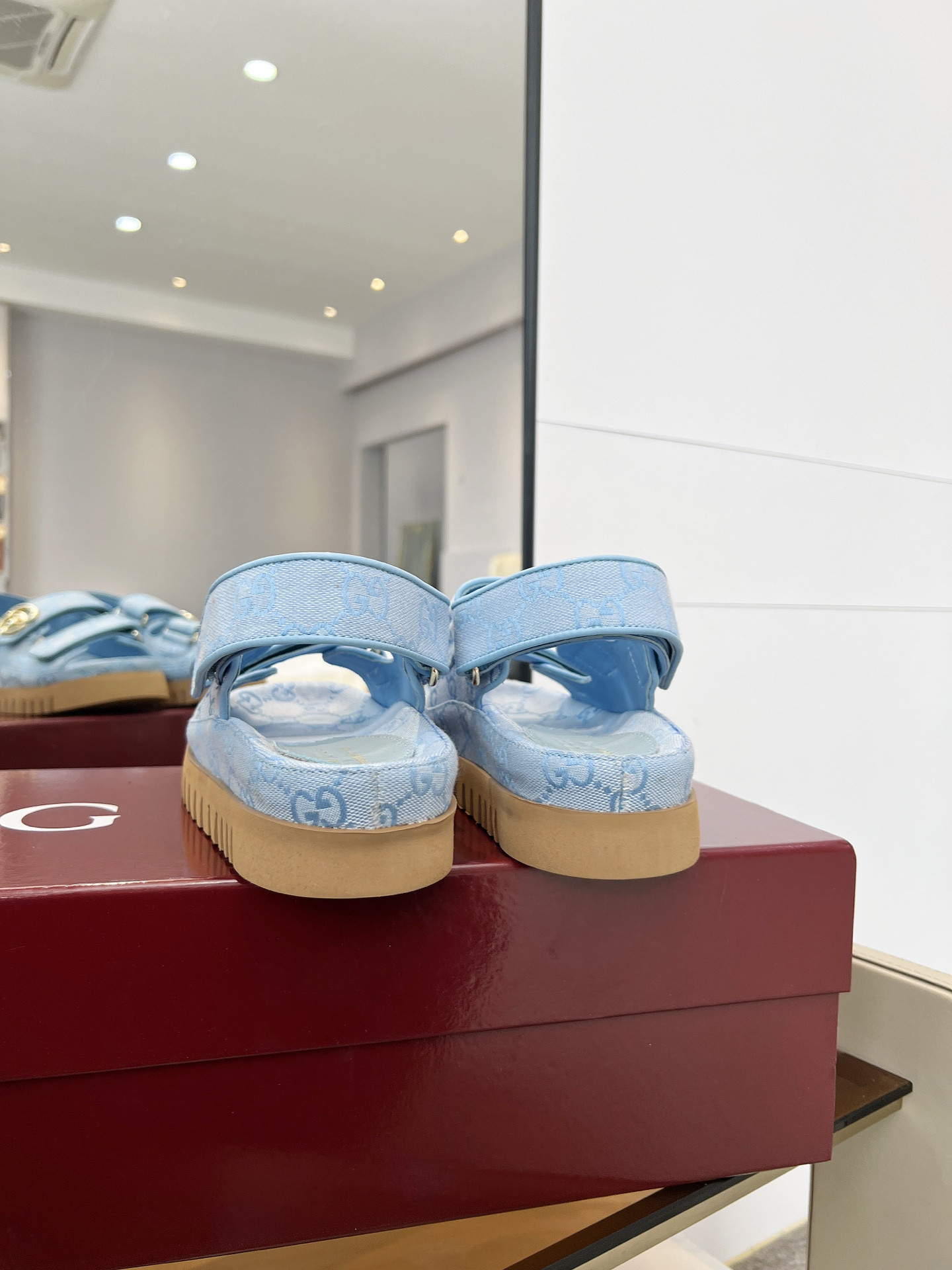 GUCCI SANDALS