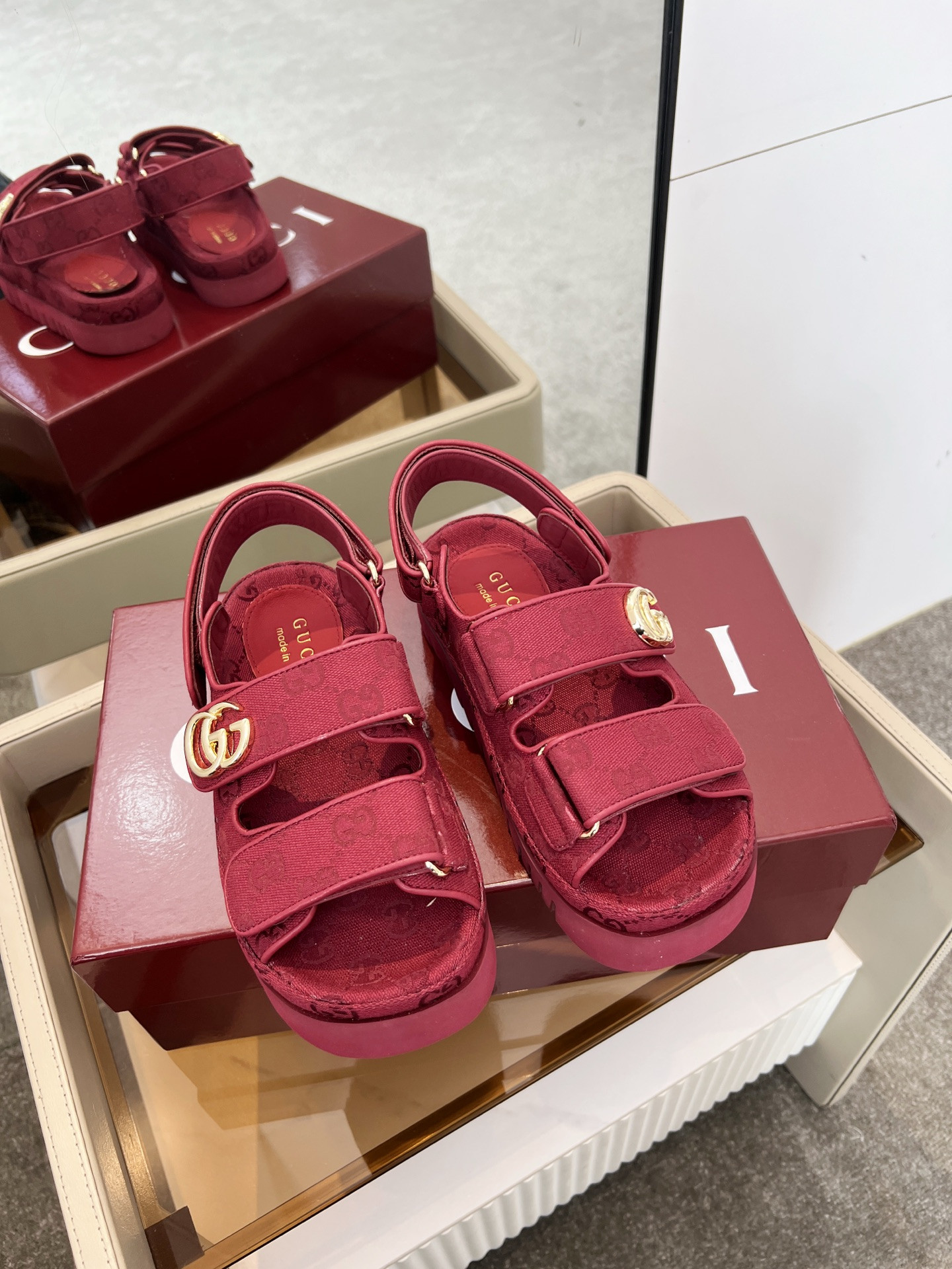 GUCCI SANDALS