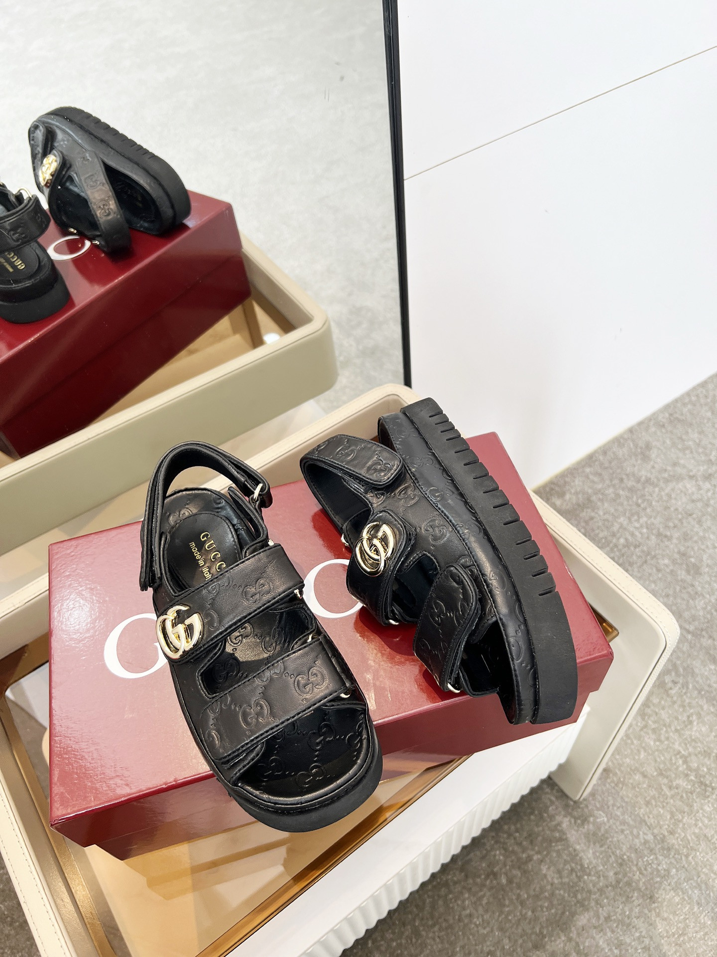 GUCCI SANDALS