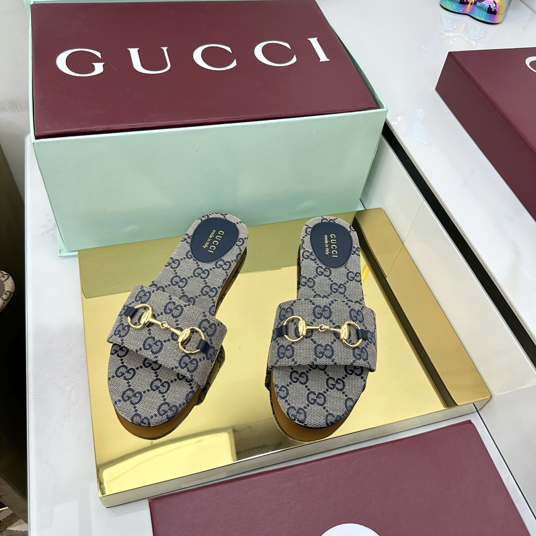 GUCCI SANDALS