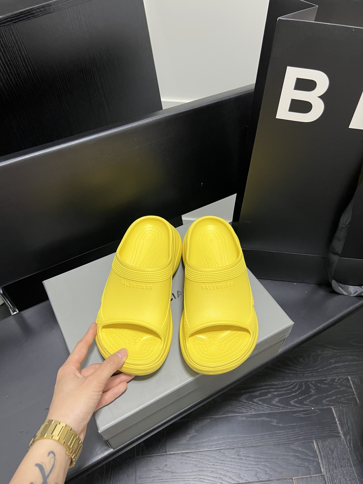 Balenciaga sLIDE