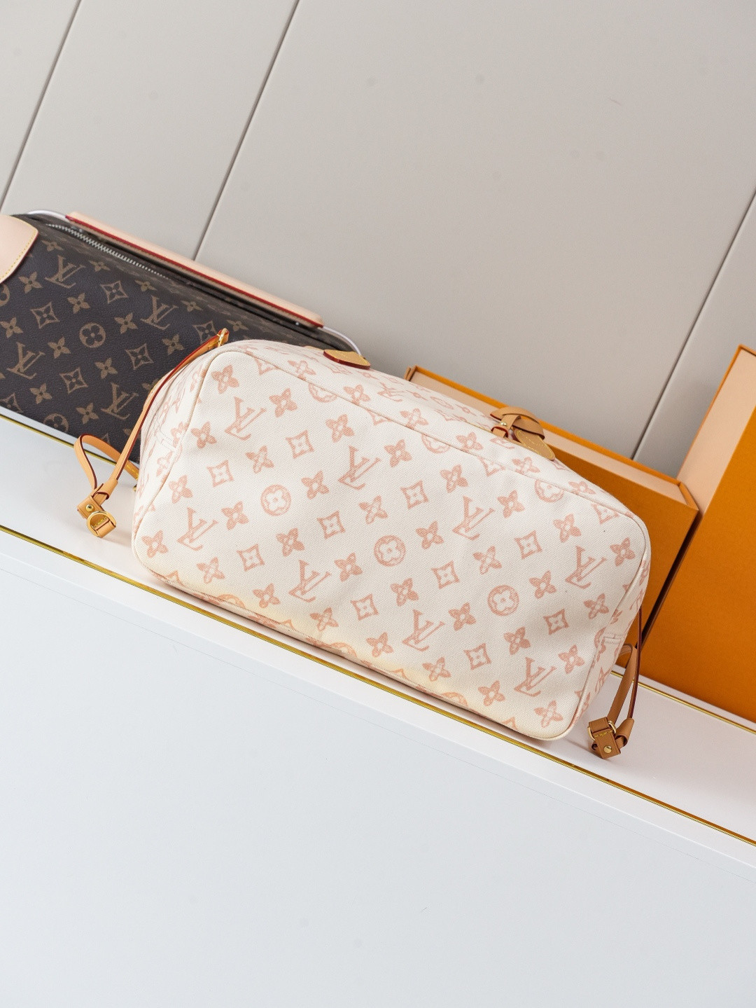 LVT PURSE