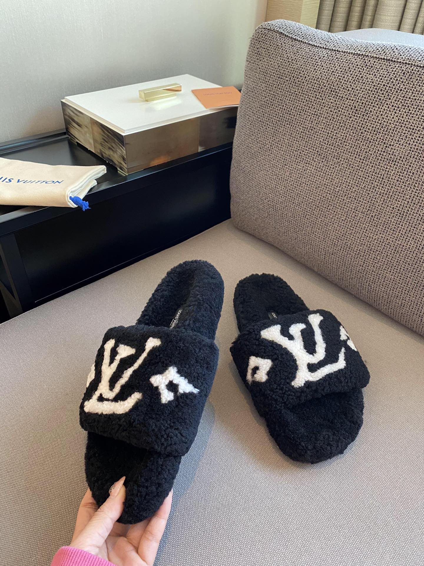 lvt sandals