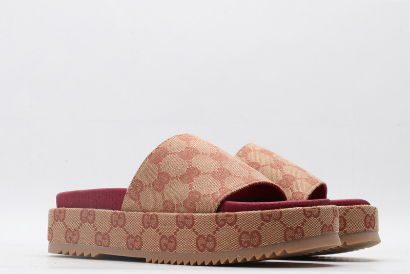 g*u*i sandals