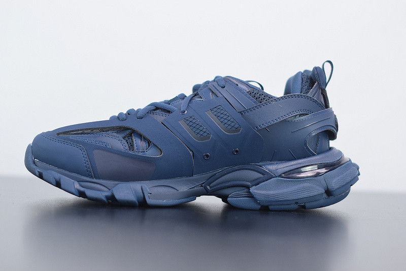 bc track sneaker