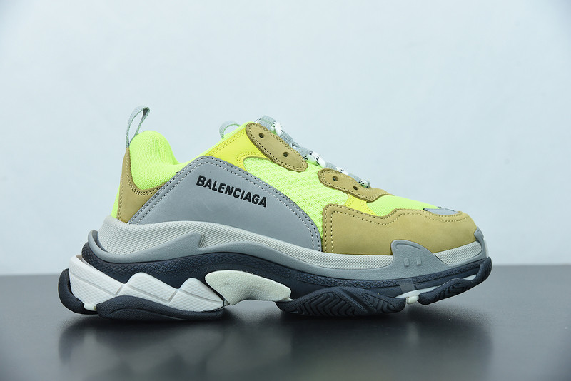 bc triple s trainer 536737 w09o3 1801