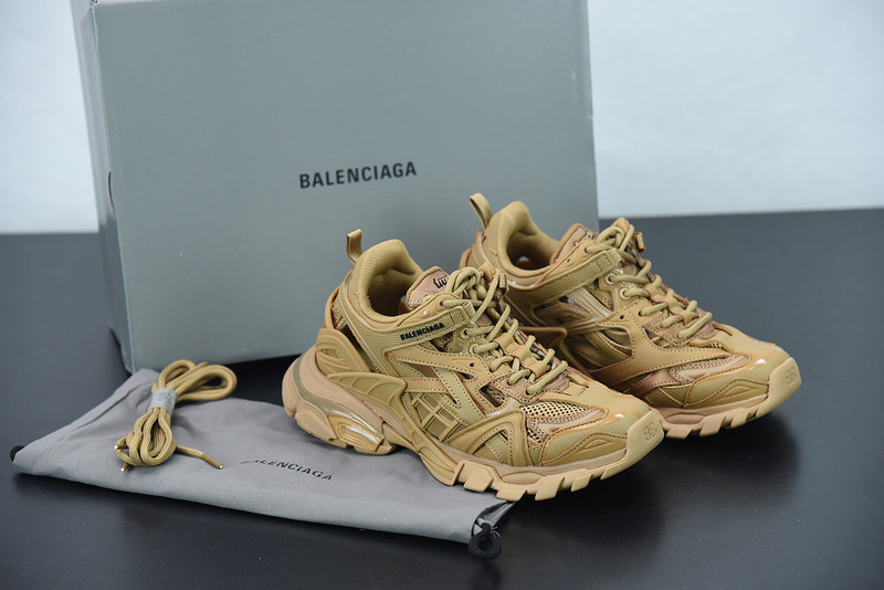 bc track sneaker