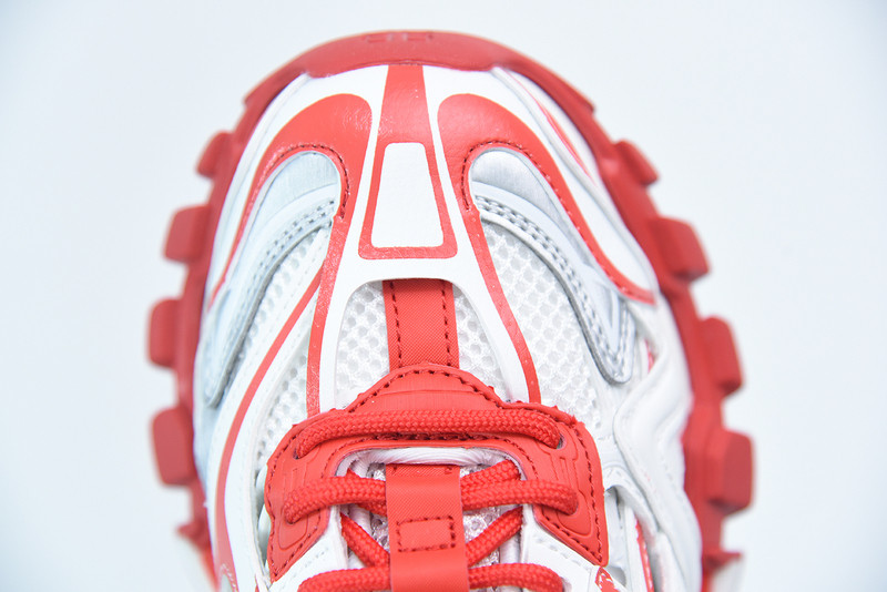 bc track sneaker