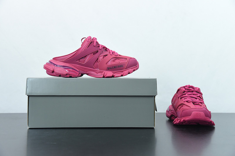bc track sneaker