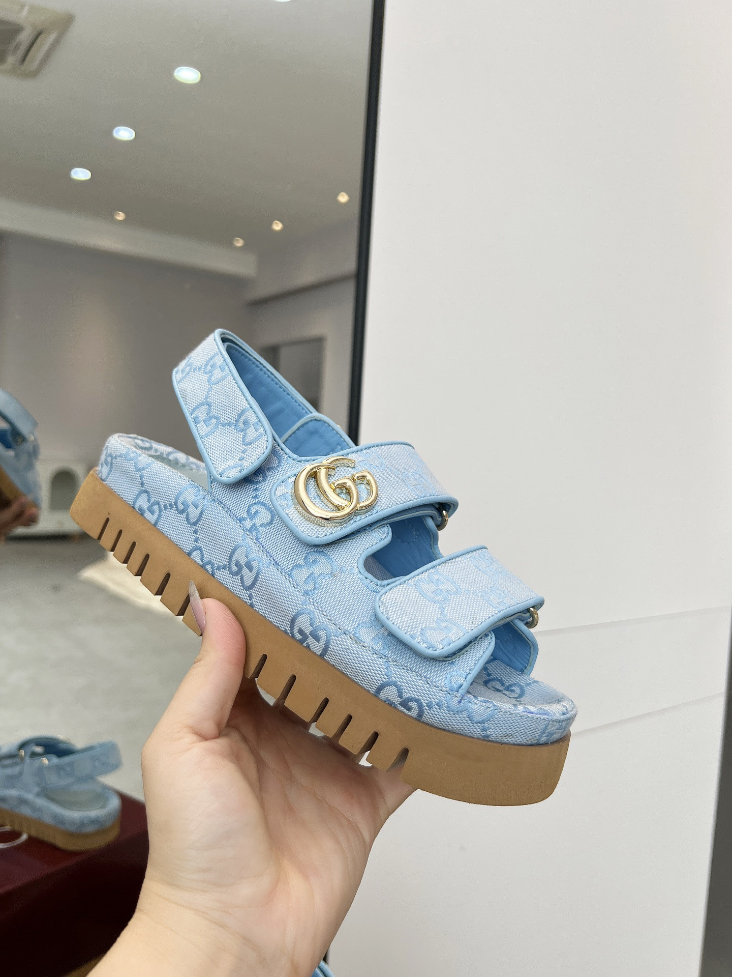GUCCI SANDALS
