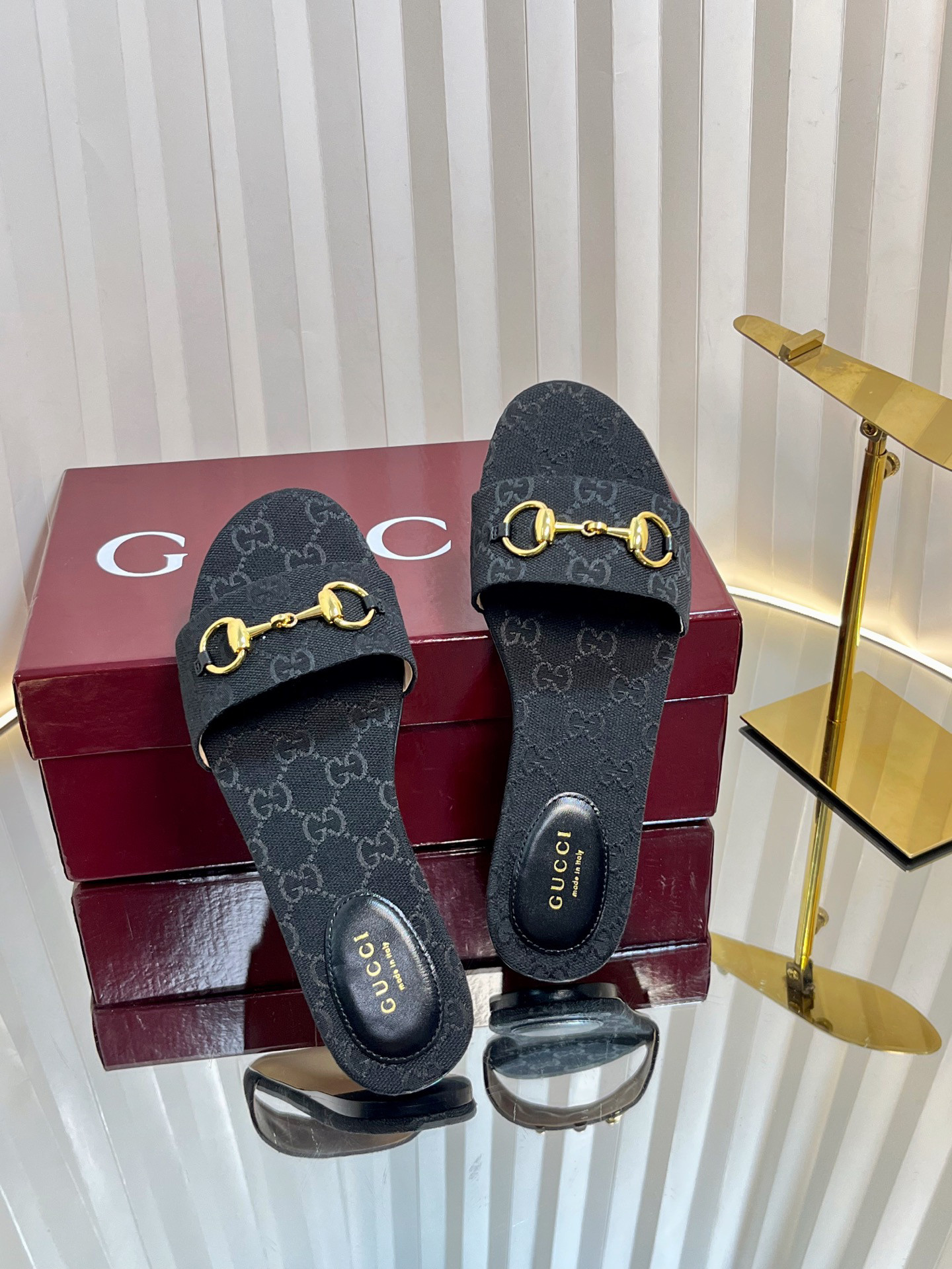 GUCCI SANDALS