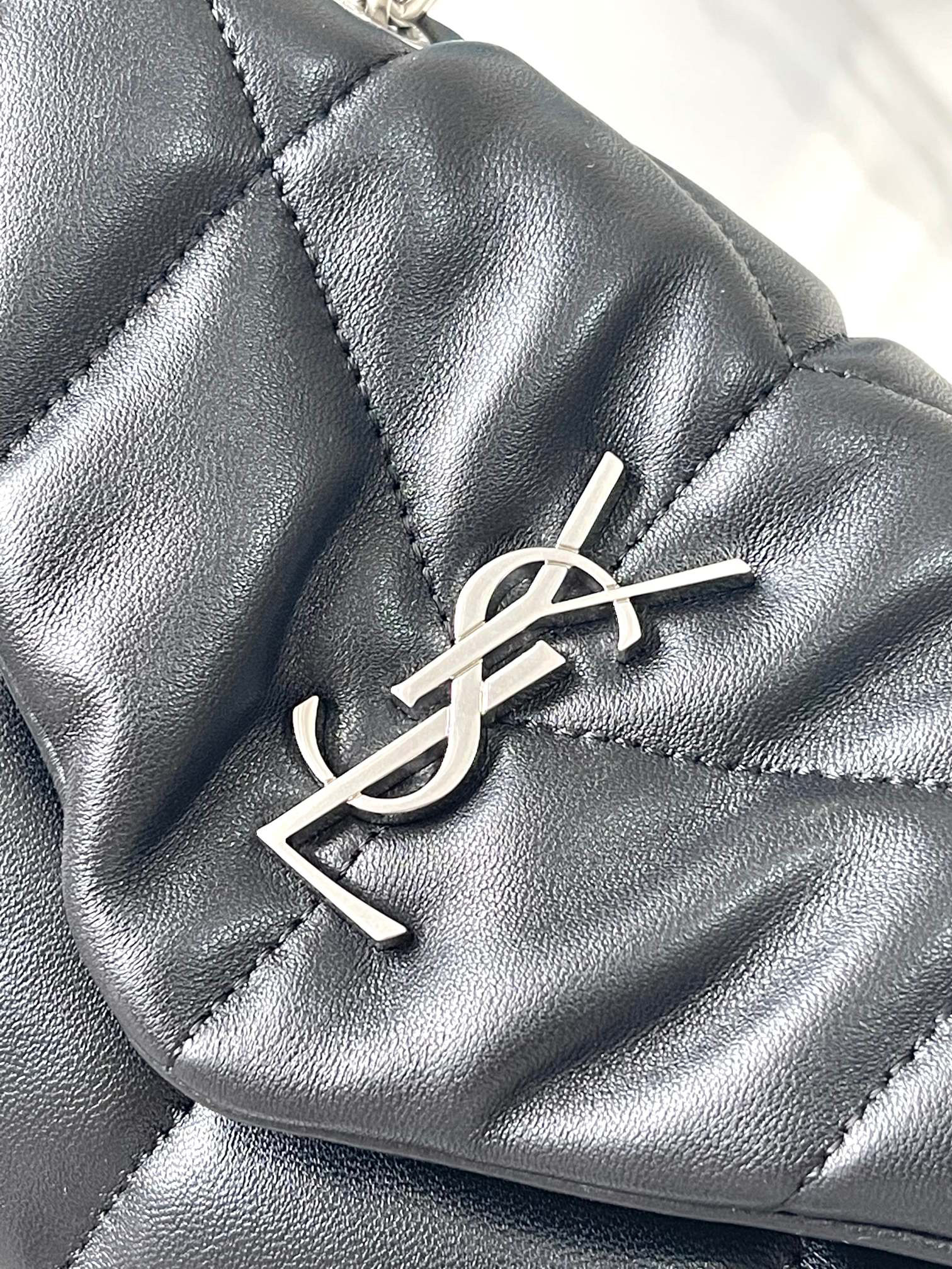 Y51 BAG
