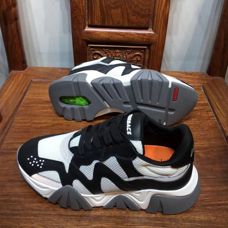 vs sneakers